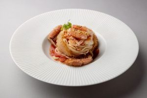 毛ガニと完熟トマトの冷たいパスタ
